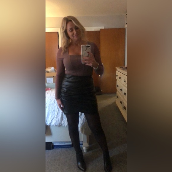 Meet your Posher, Jennifer - Picture 8 of 8